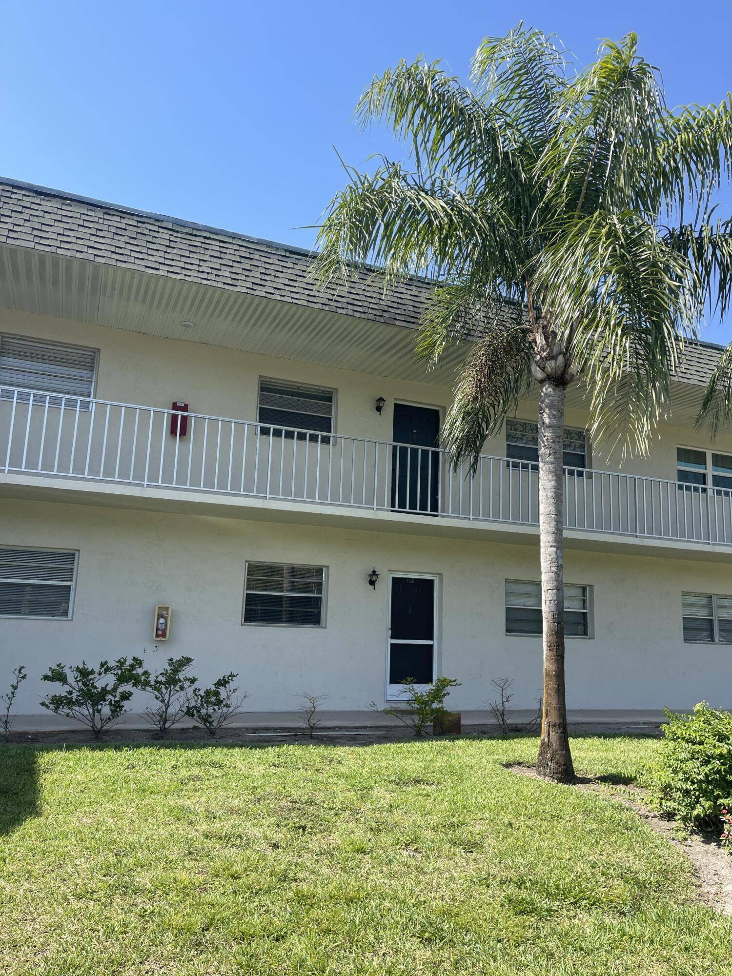 Stuart, FL 34994,1900 S Kanner HWY 10-103