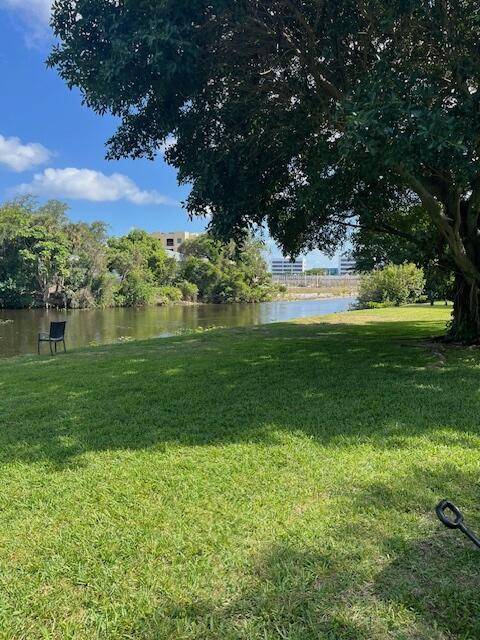 Lake Worth, FL 33461,2421 Waterside DR