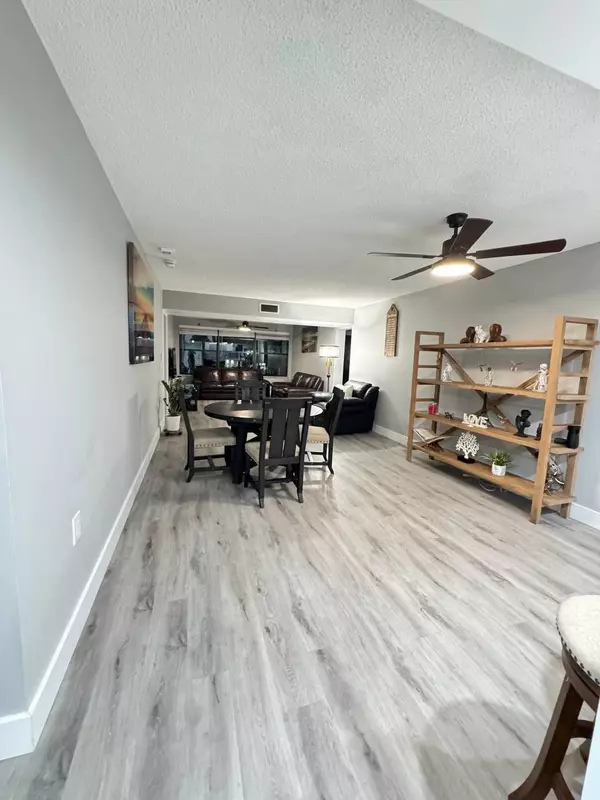 West Palm Beach, FL 33409,3507 Village BLVD 201