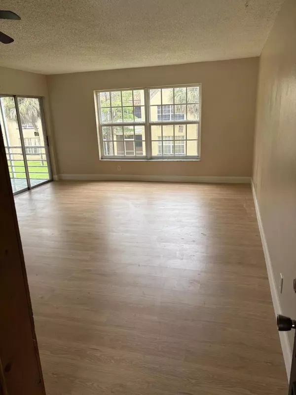 Lauderhill, FL 33313,4211 NW 19th ST 176