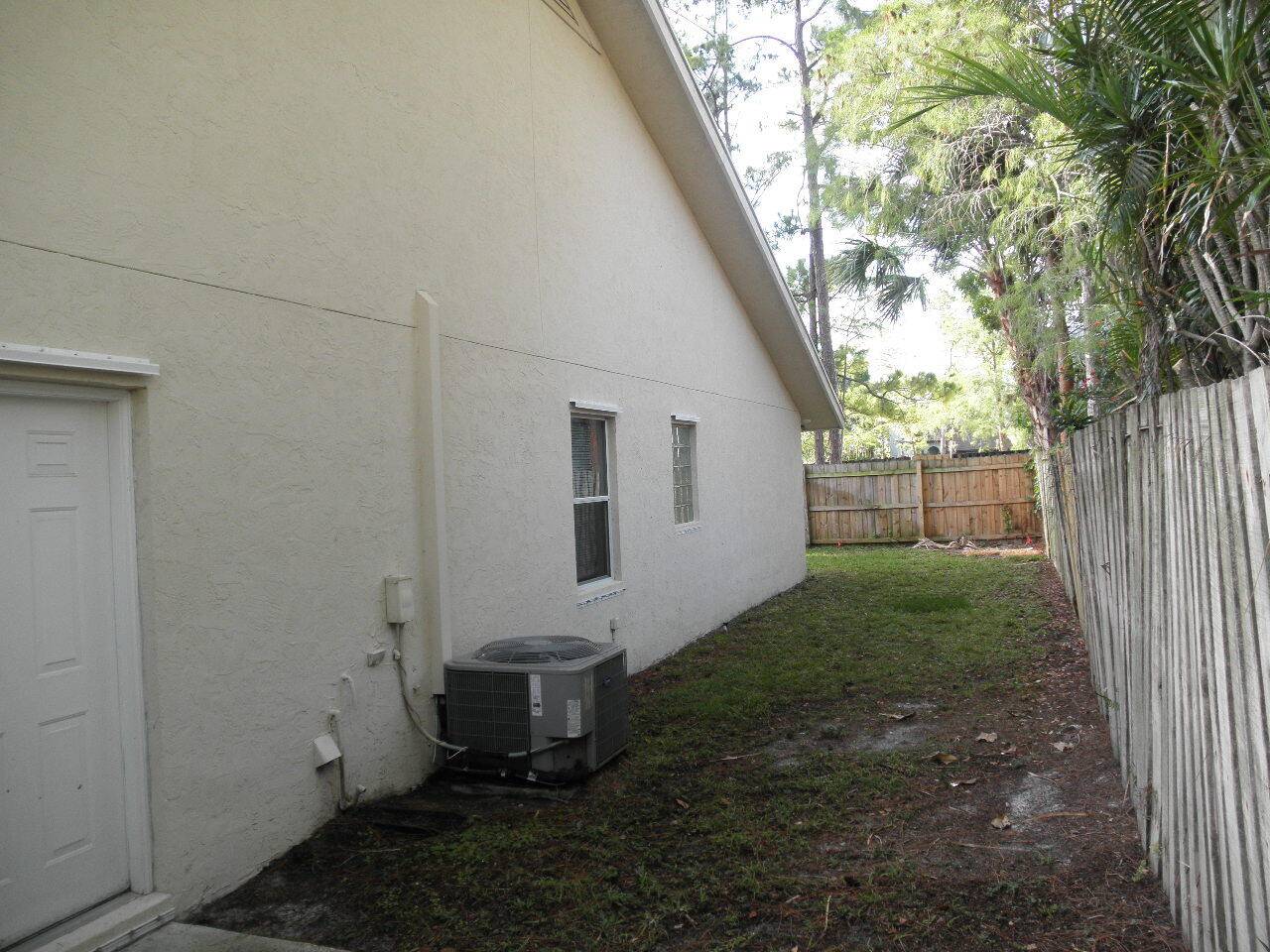 Wellington, FL 33414,13708 Lavender LN 13712
