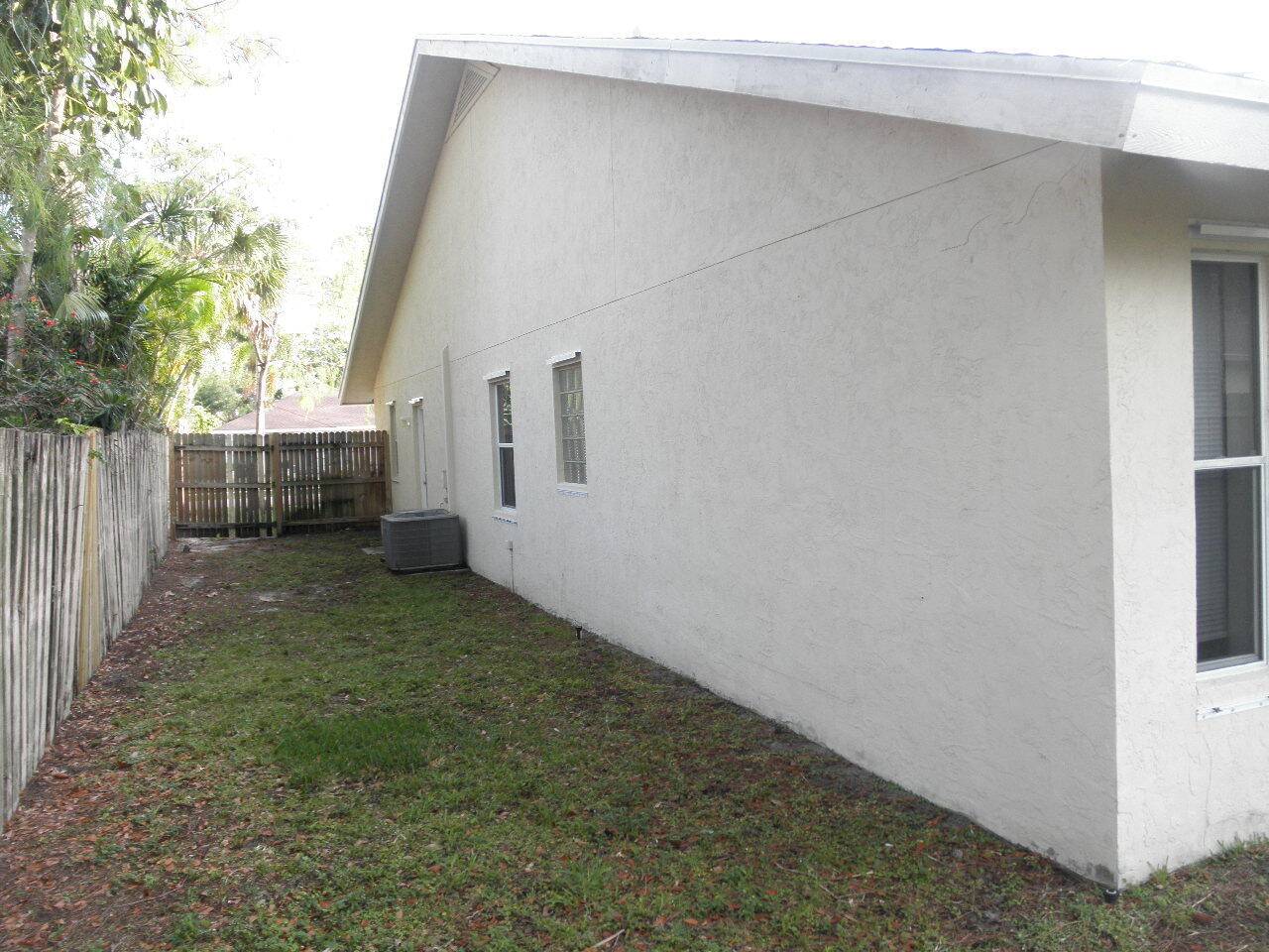 Wellington, FL 33414,13708 Lavender LN 13712