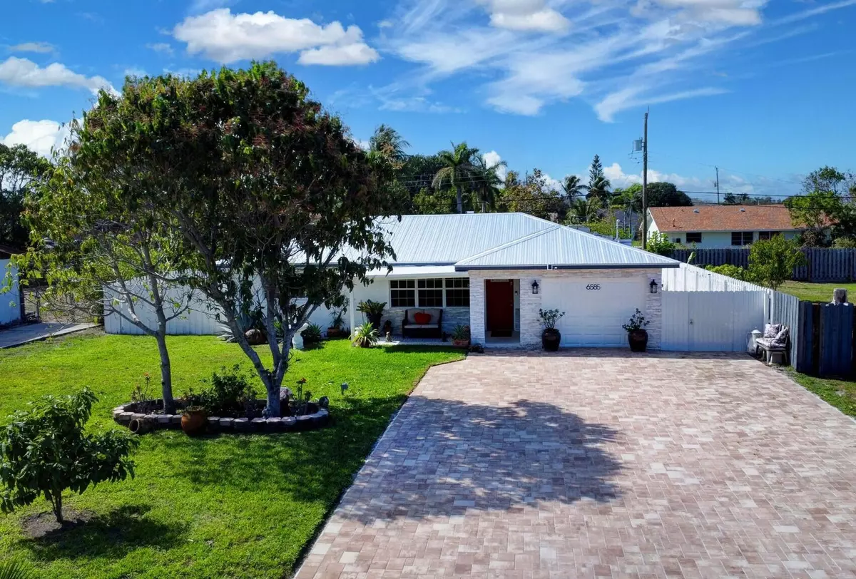 Lake Worth, FL 33462,6585 Osborne DR