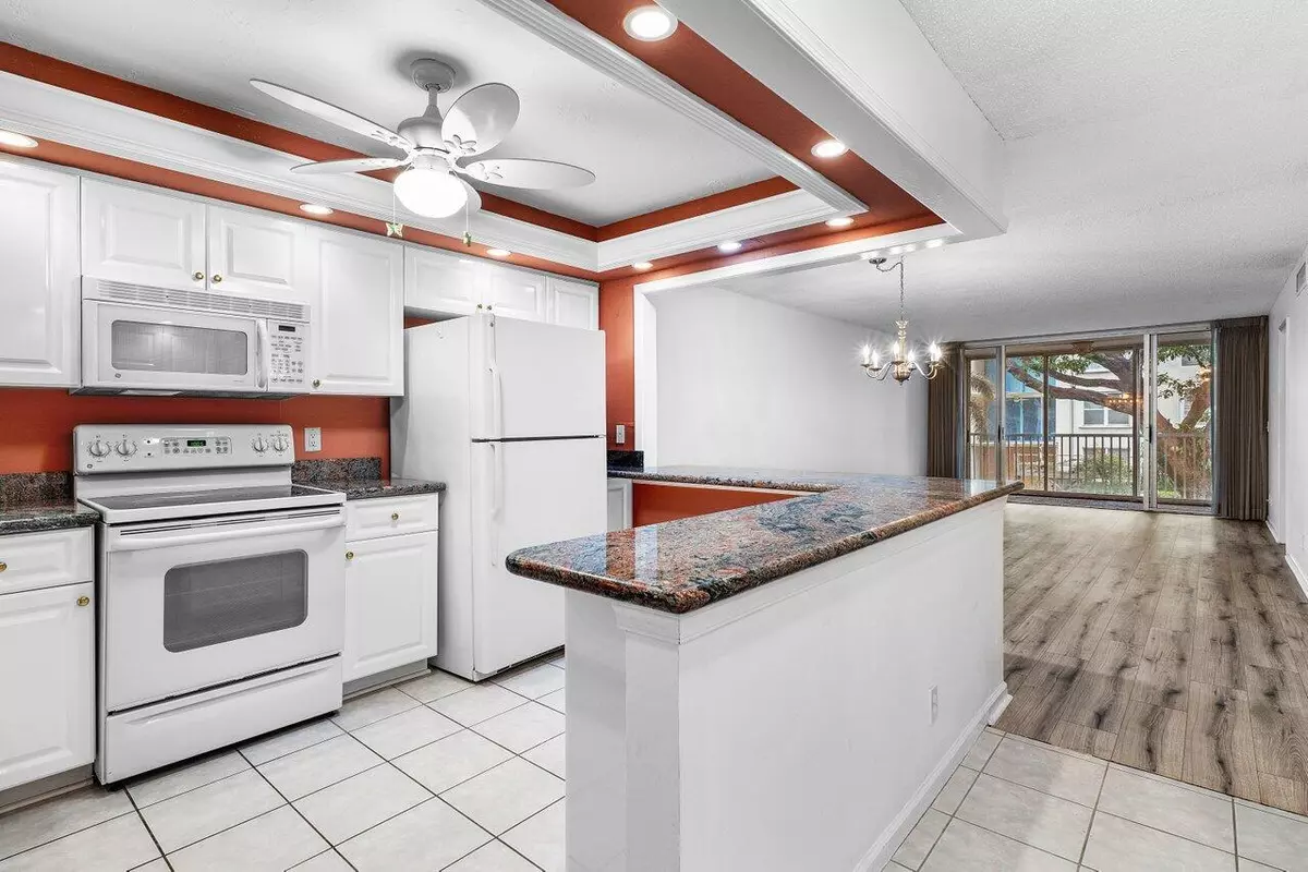 Boynton Beach, FL 33435,2008 S Federal HWY 206