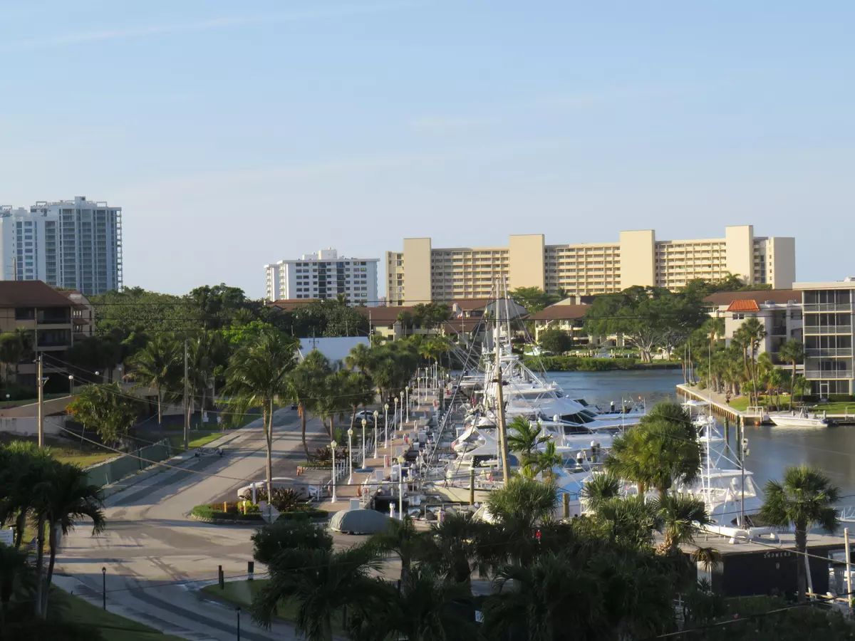 North Palm Beach, FL 33408,155 Yacht Club DR 408