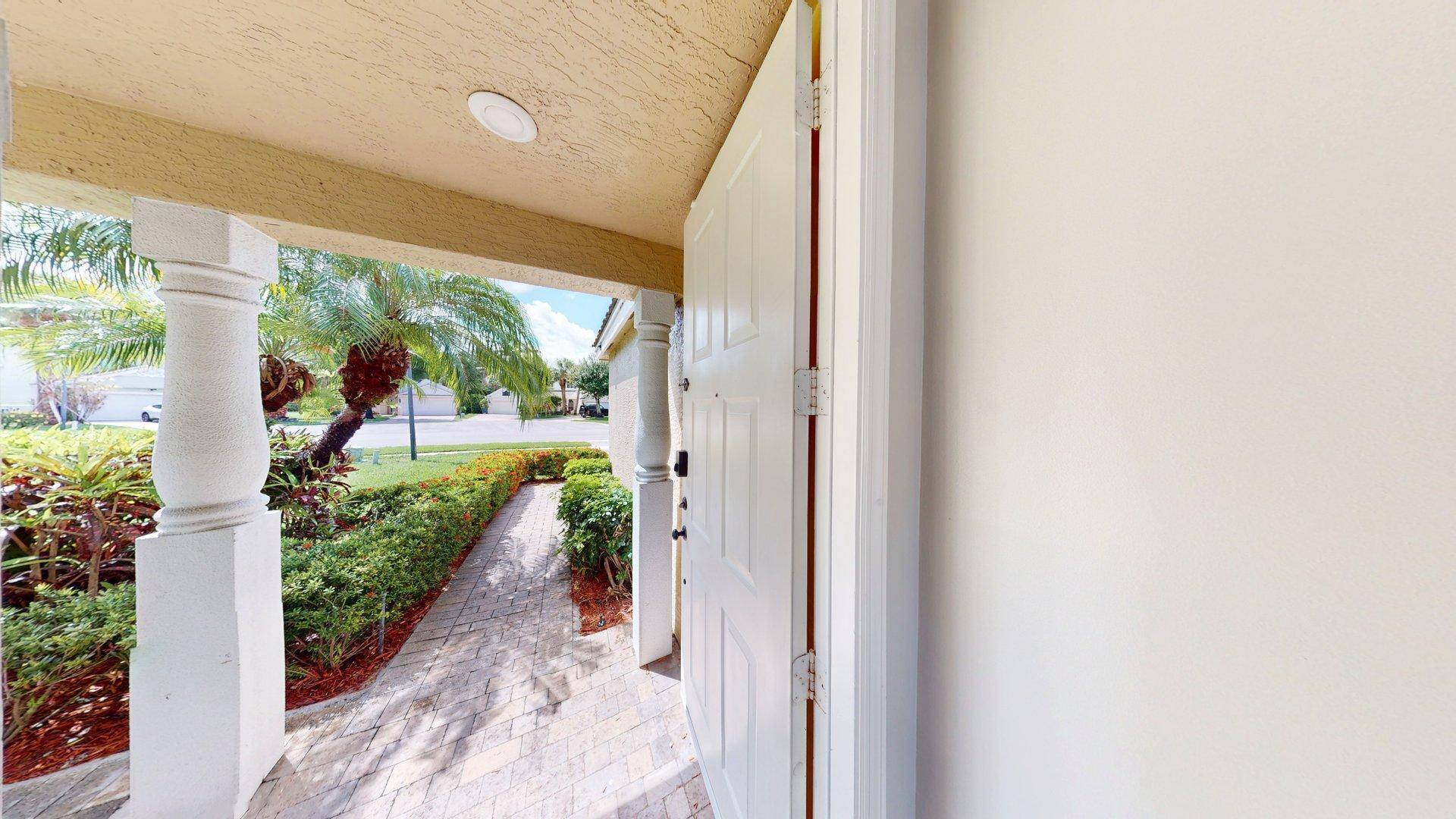 Royal Palm Beach, FL 33414,113 Canterbury PL