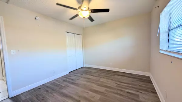 Oakland Park, FL 33334,4061 N Dixie HWY 3