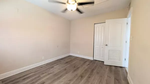 Oakland Park, FL 33334,4061 N Dixie HWY 3