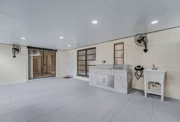 Palm Springs, FL 33461,1053 Manor DR 14-A