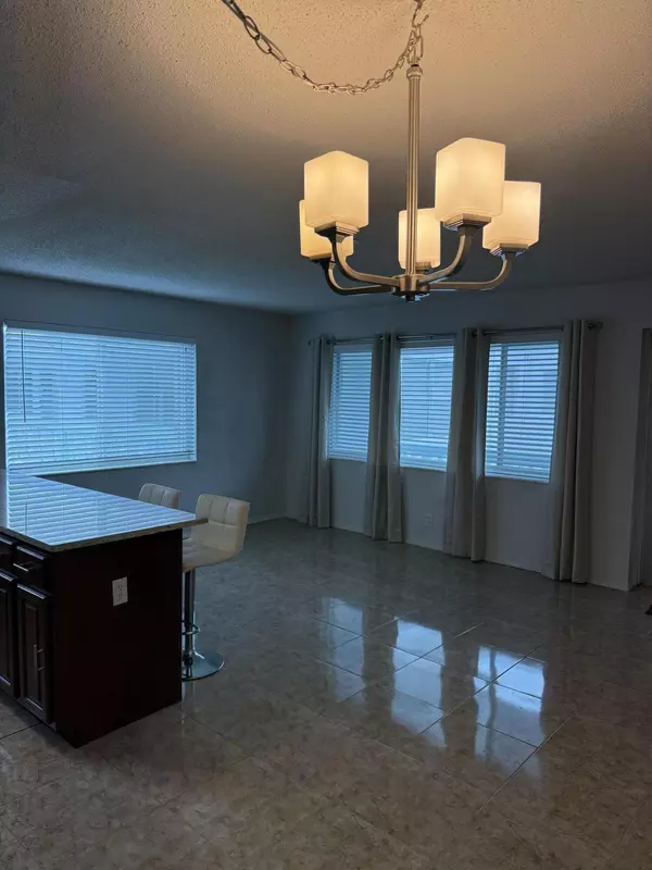 West Palm Beach, FL 33417,136 Dorchester F