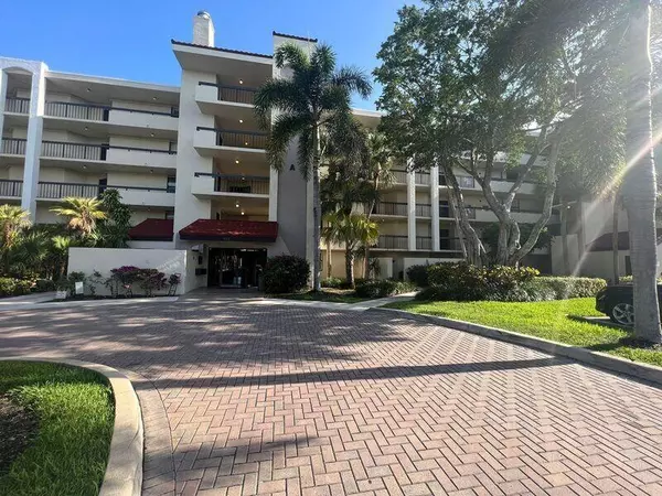 Delray Beach, FL 33444,825 Egret CIR 107