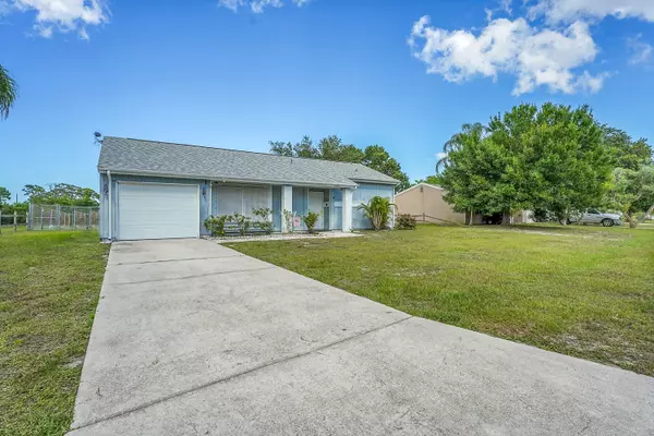 Port Saint Lucie, FL 34952,1701 SE Burgundy LN