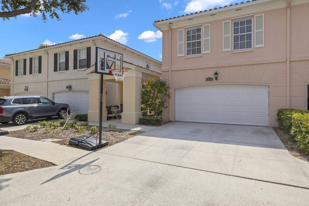 2058 W Tarpon Lake WAY, West Palm Beach, FL 33411