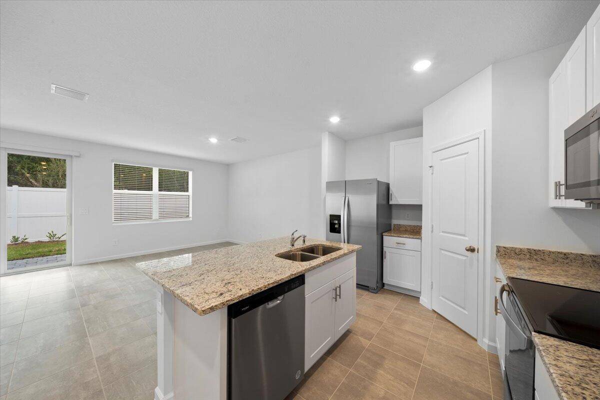 Fort Pierce, FL 34982,475 Salisbury CIR