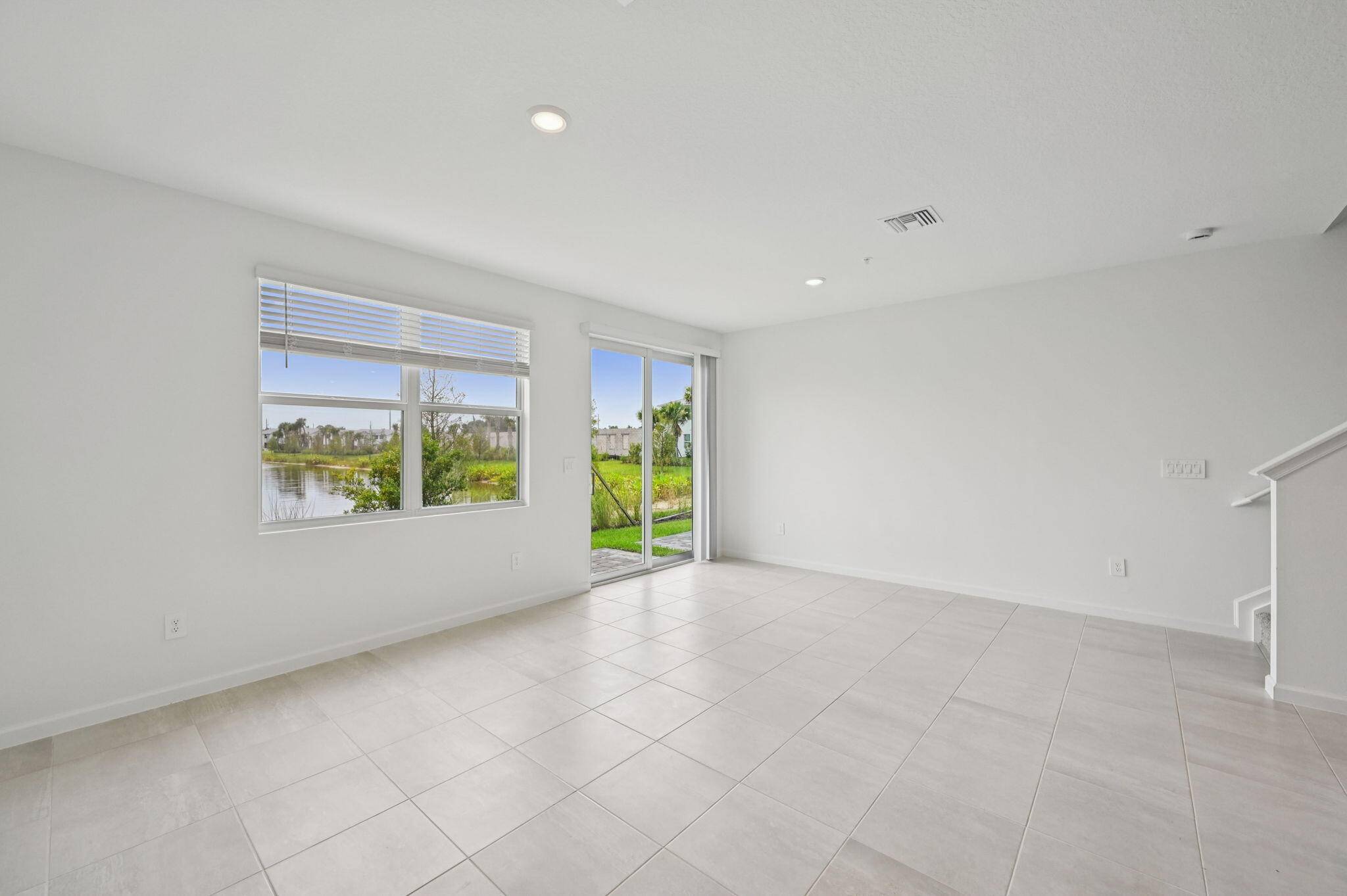 Fort Pierce, FL 34982,475 Salisbury CIR