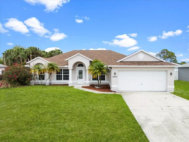 3925 SW Helmlinger ST, Port Saint Lucie, FL 34953