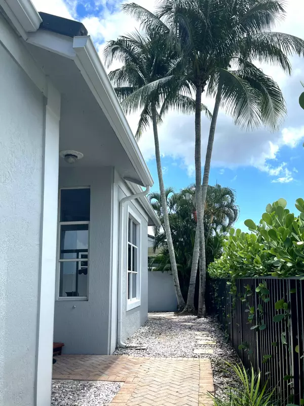 Boca Raton, FL 33496,6616 NW 43rd TER