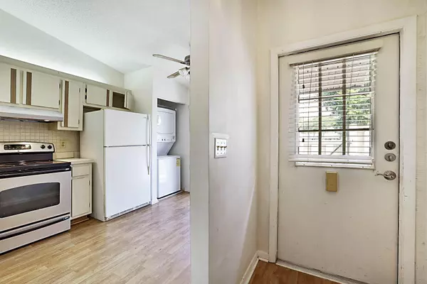 West Palm Beach, FL 33409,1017 E Green Pine BLVD