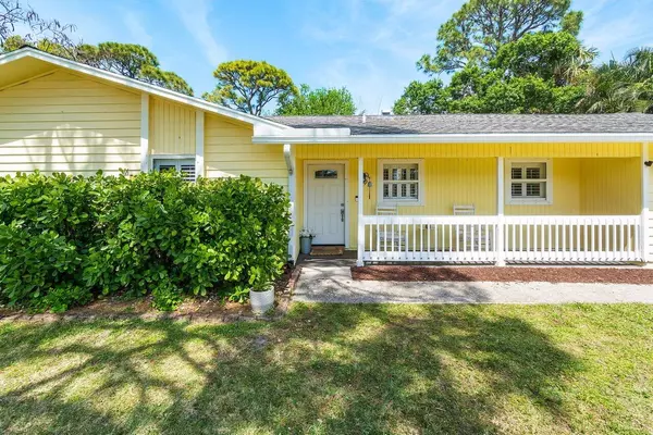 Jupiter, FL 33458,903 Oak CIR