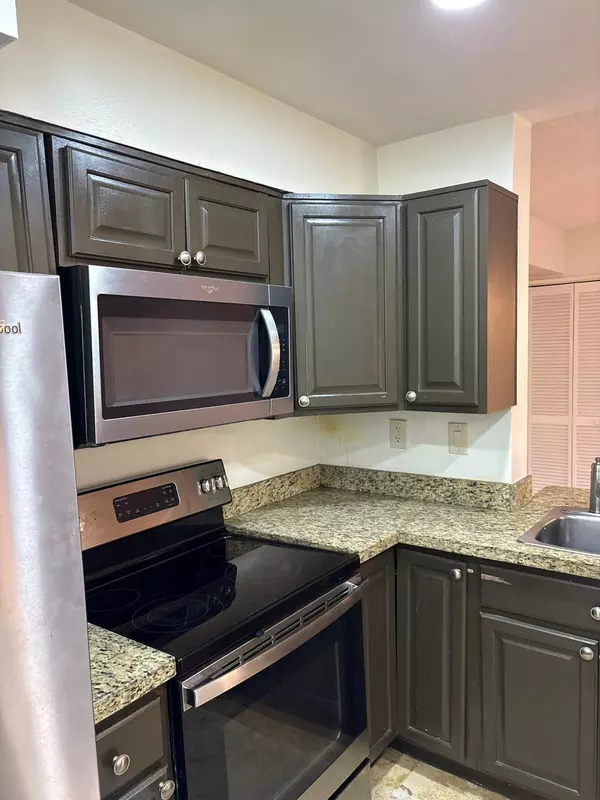 Oakland Park, FL 33309,2741 S Oakland Forest DR 201