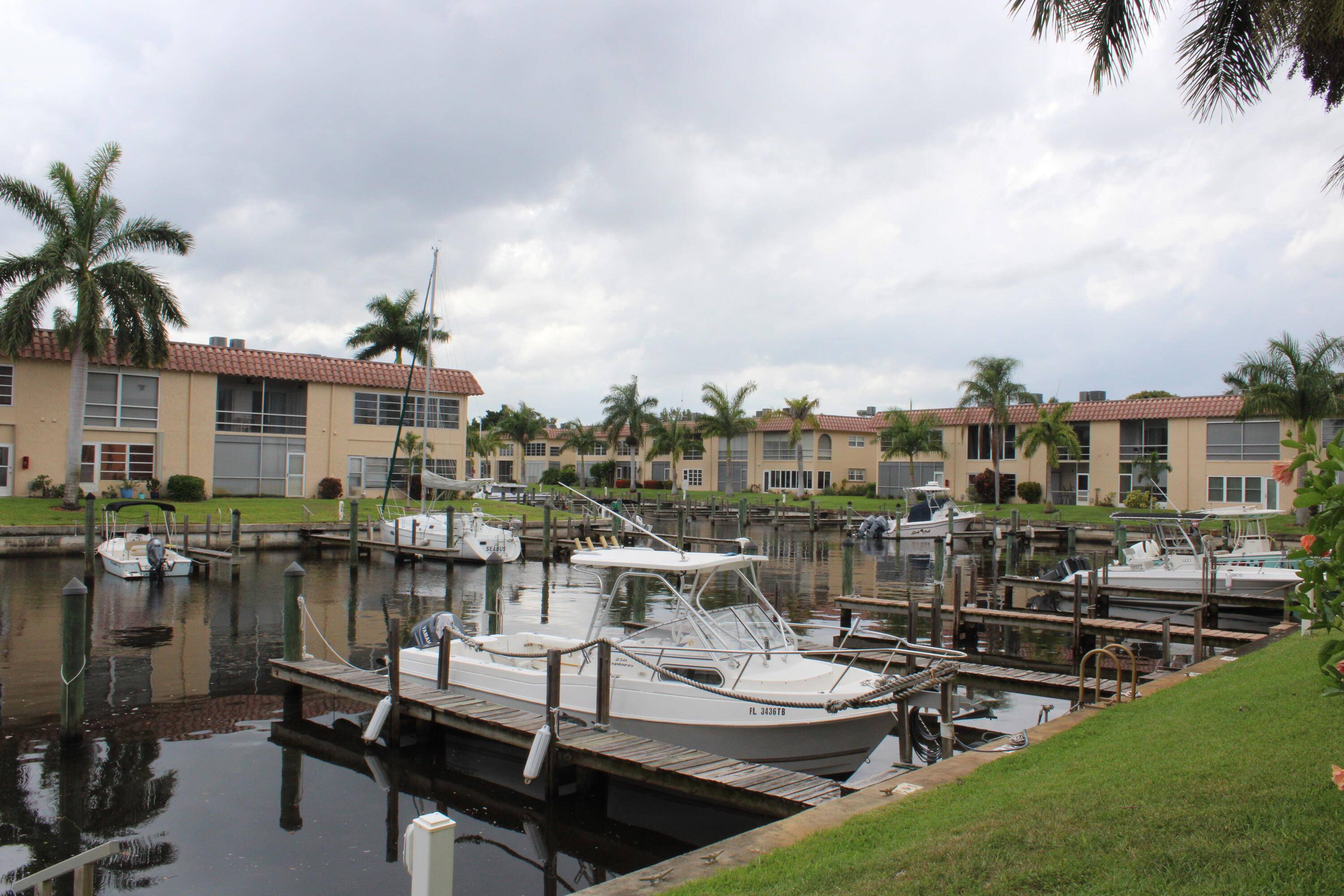 2600 S Kanner HWY Q7, Stuart, FL 34994