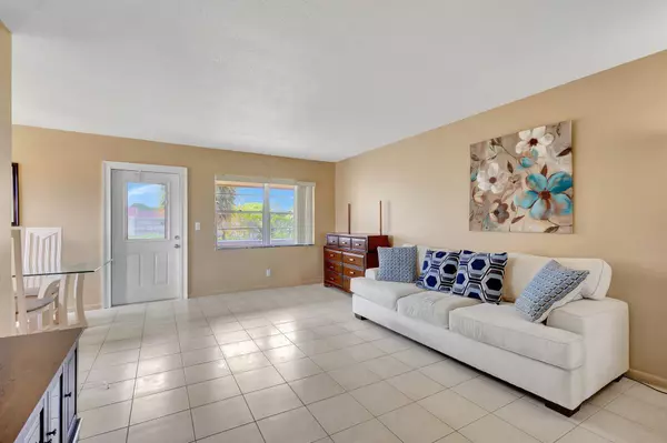 West Palm Beach, FL 33417,64 Coventry C