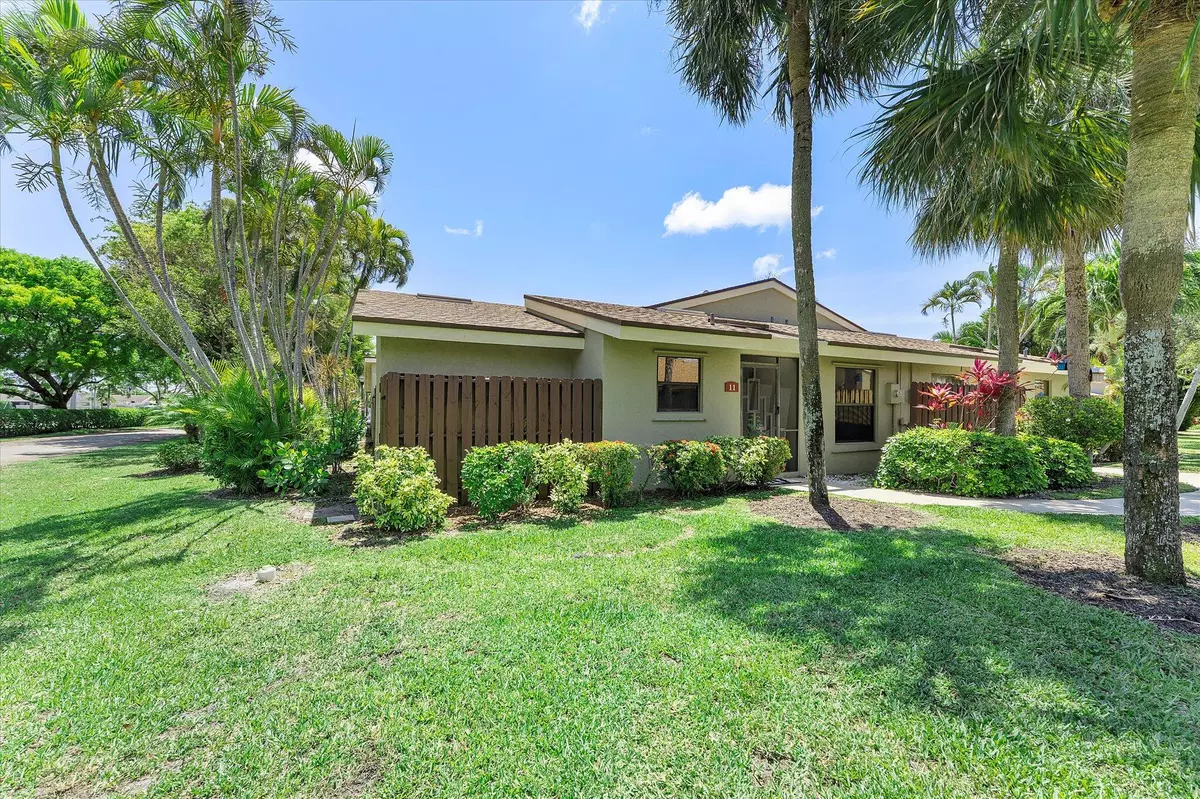 Boynton Beach, FL 33436,11 Meadows DR