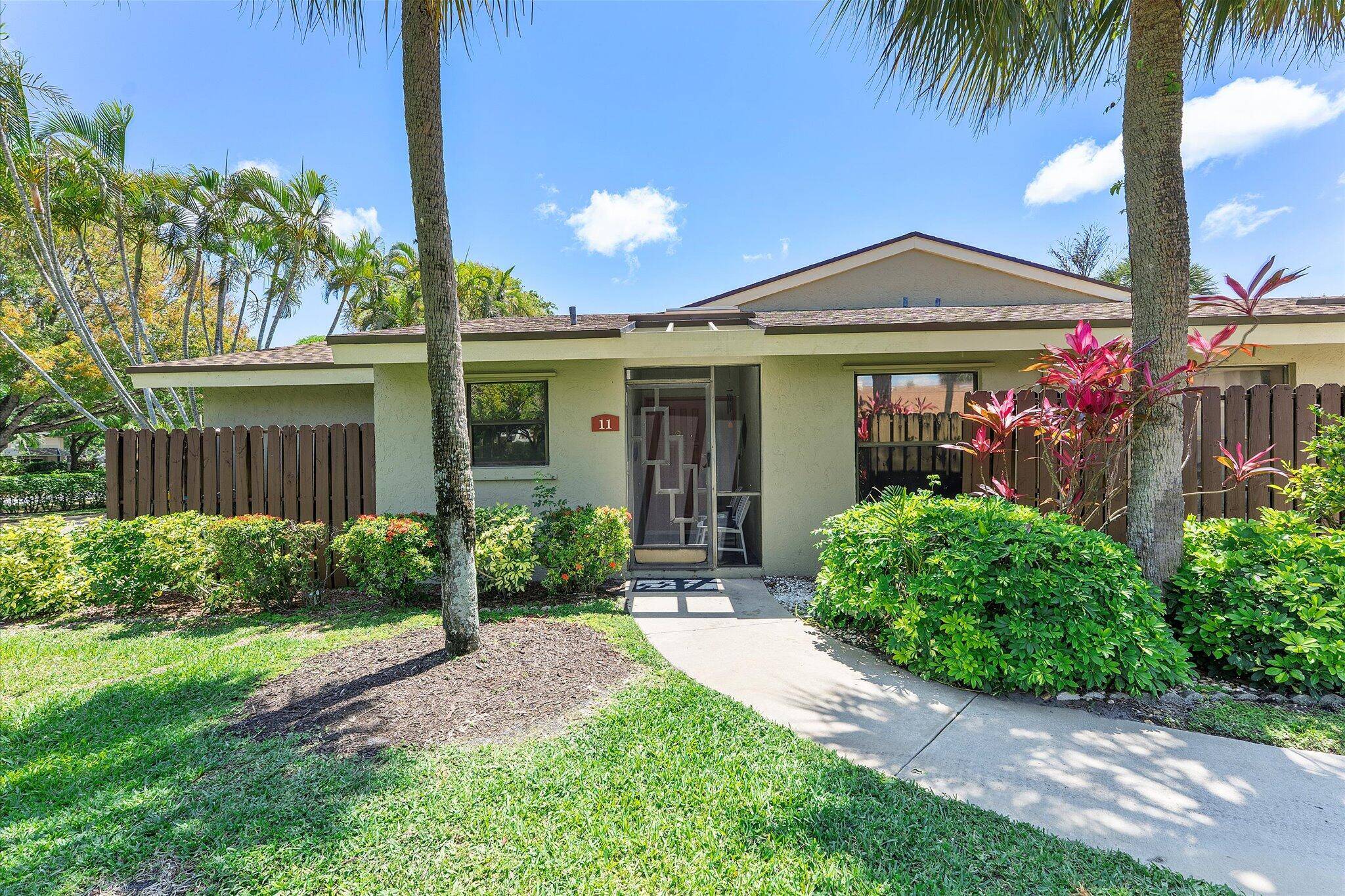 Boynton Beach, FL 33436,11 Meadows DR