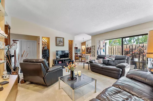 Boynton Beach, FL 33436,11 Meadows DR