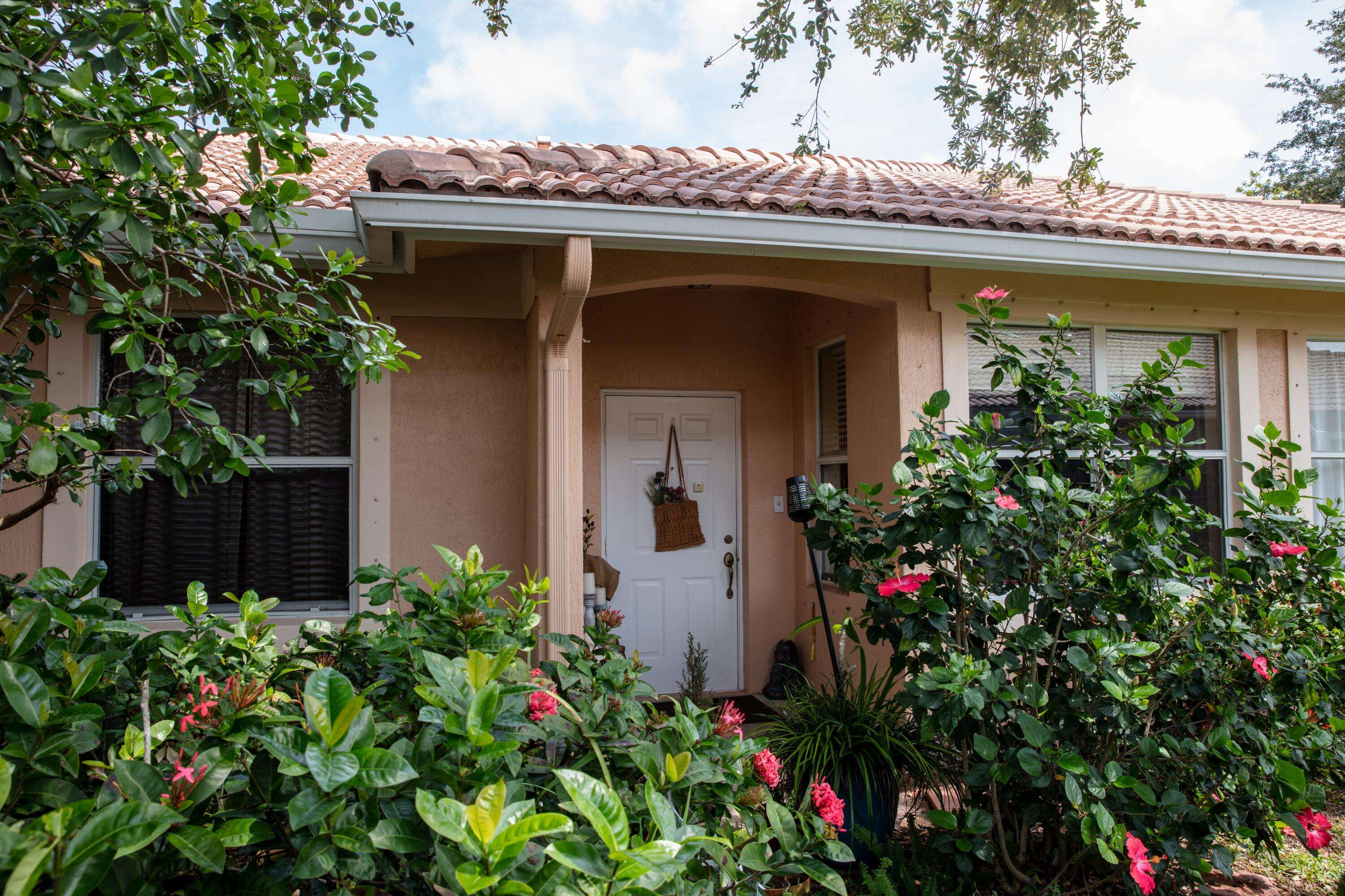 Delray Beach, FL 33445,219 W Coral Trace LN