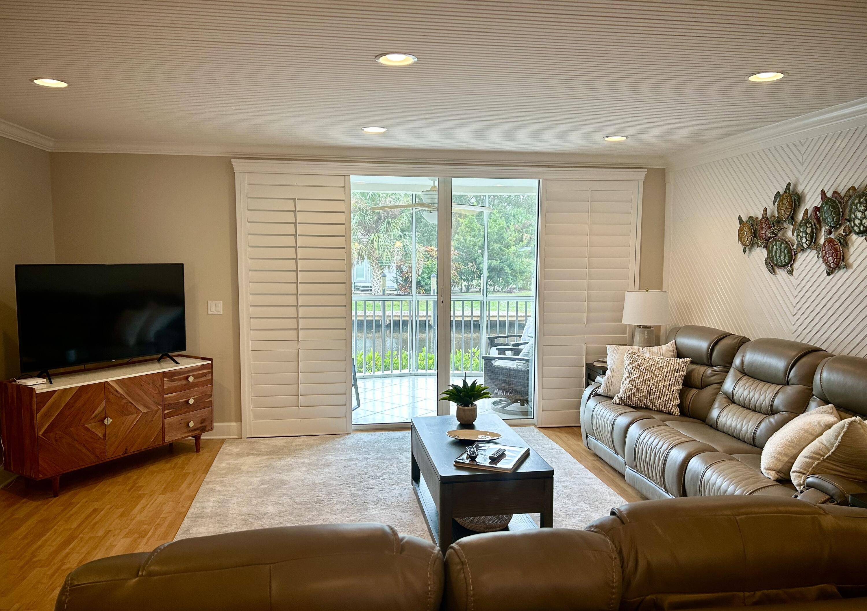 Stuart, FL 34997,3901 SE Saint Lucie BLVD B-13