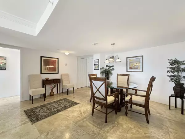 Singer Island, FL 33404,3000 N Ocean DR 40-E