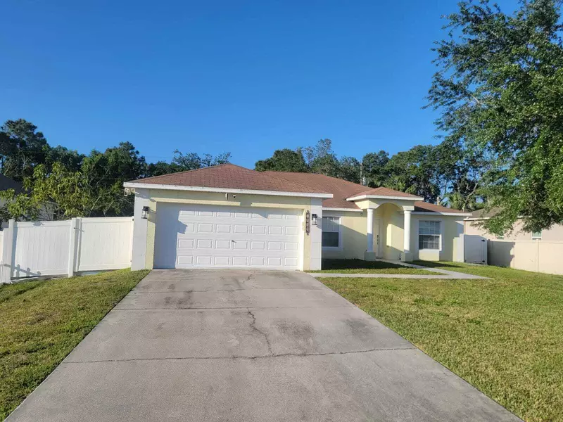 1373 SW Prairie CIR, Port Saint Lucie, FL 34953