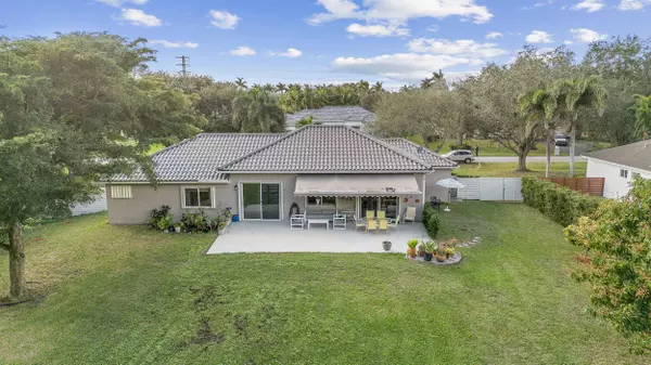 Pembroke Pines, FL 33332,5320 SW 199th AVE