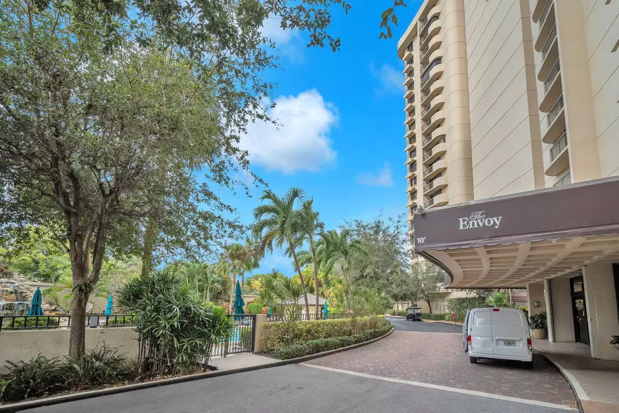 2480 Presidential WAY 303, West Palm Beach, FL 33401