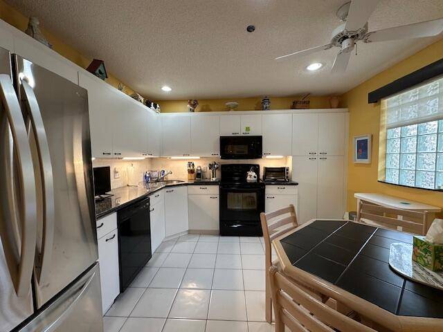 Boynton Beach, FL 33437,5155 Europa DR R