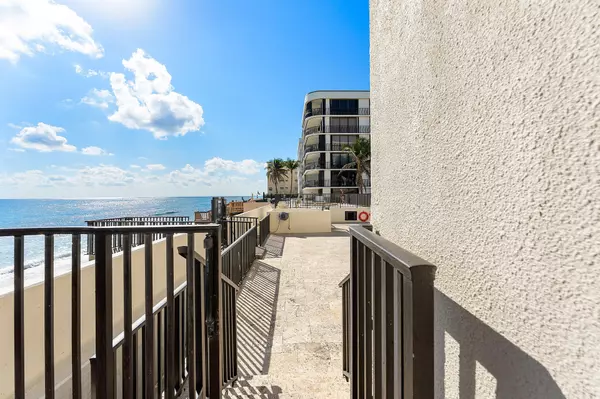 South Palm Beach, FL 33480,3610 S Ocean BLVD 101