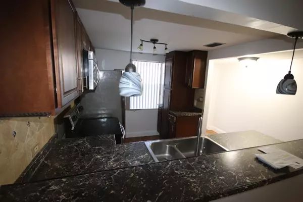 Margate, FL 33063,1025 Country Club DR 108