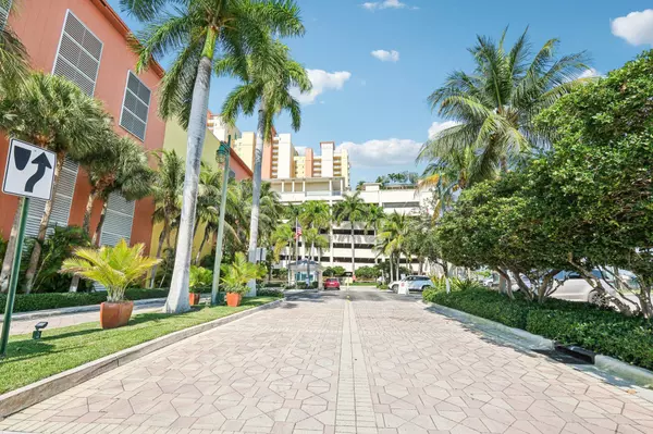 Riviera Beach, FL 33404,2640 Lake Shore 116 DR 116