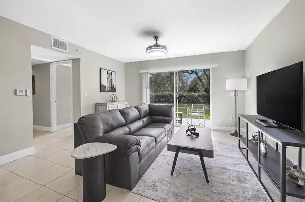 Royal Palm Beach, FL 33411,1400 S Crestwood CT 1401