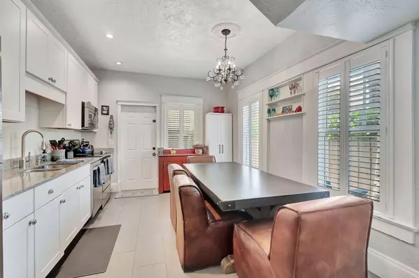 West Palm Beach, FL 33401,296 Vallette WAY