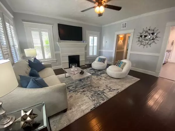 West Palm Beach, FL 33401,296 Vallette WAY