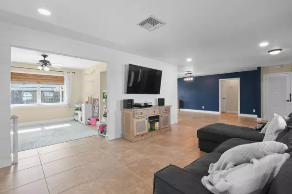 Palm Beach Gardens, FL 33410,11886 Hemlock ST