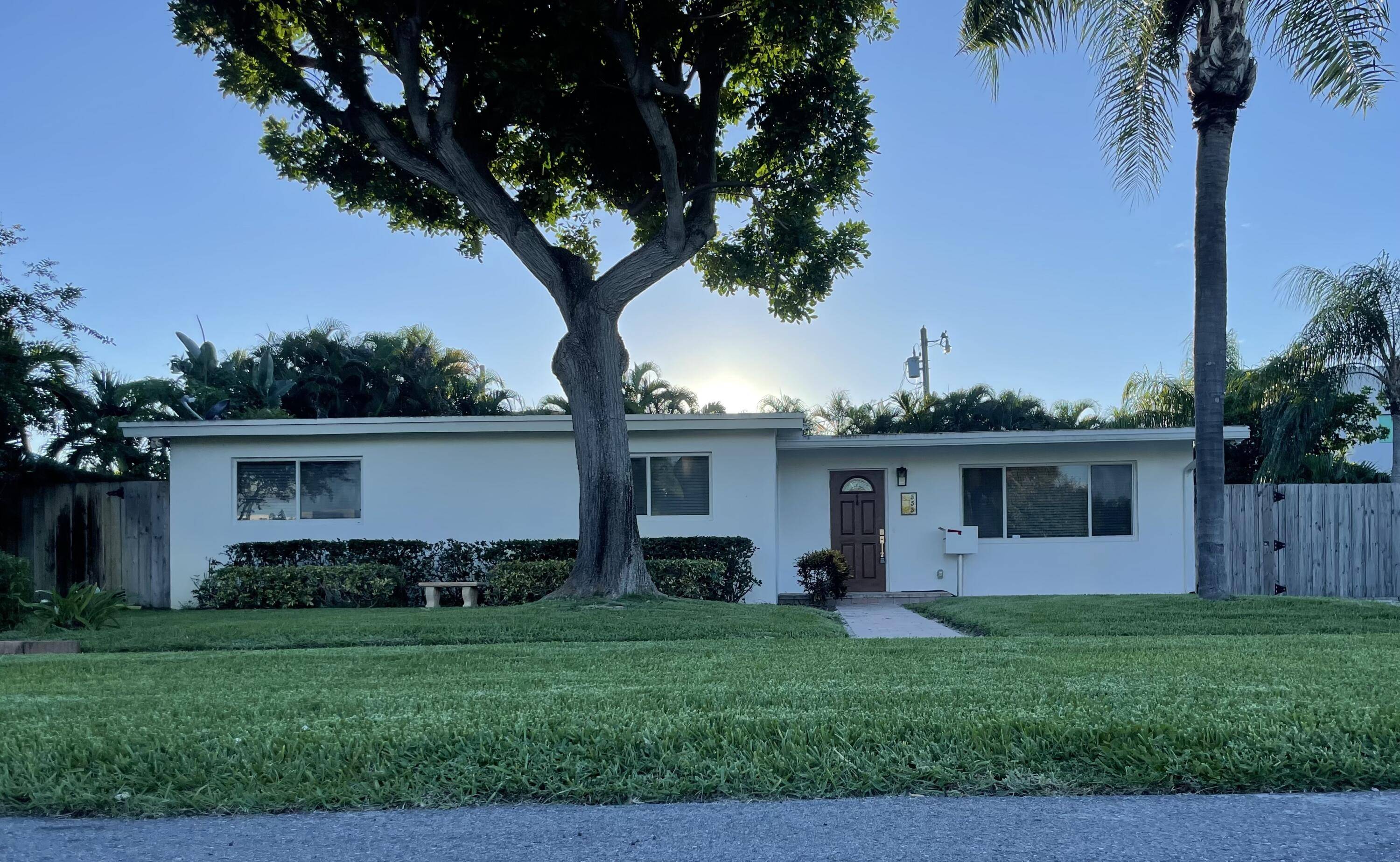 555 NE 4th AVE, Boca Raton, FL 33432