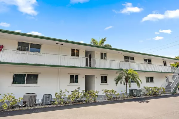 Tequesta, FL 33469,2 Garden ST 203m