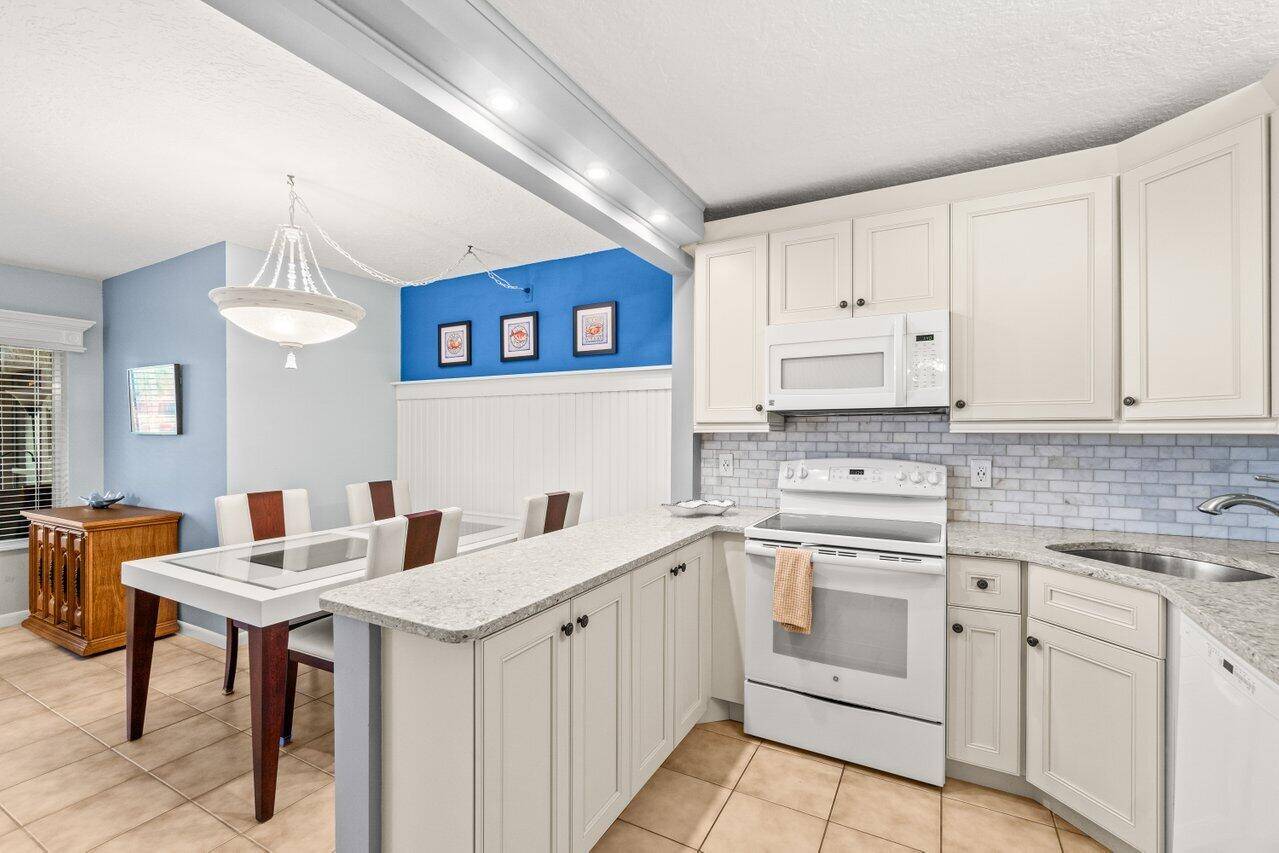 Greenacres, FL 33463,234 Pine Hov CIR B-1