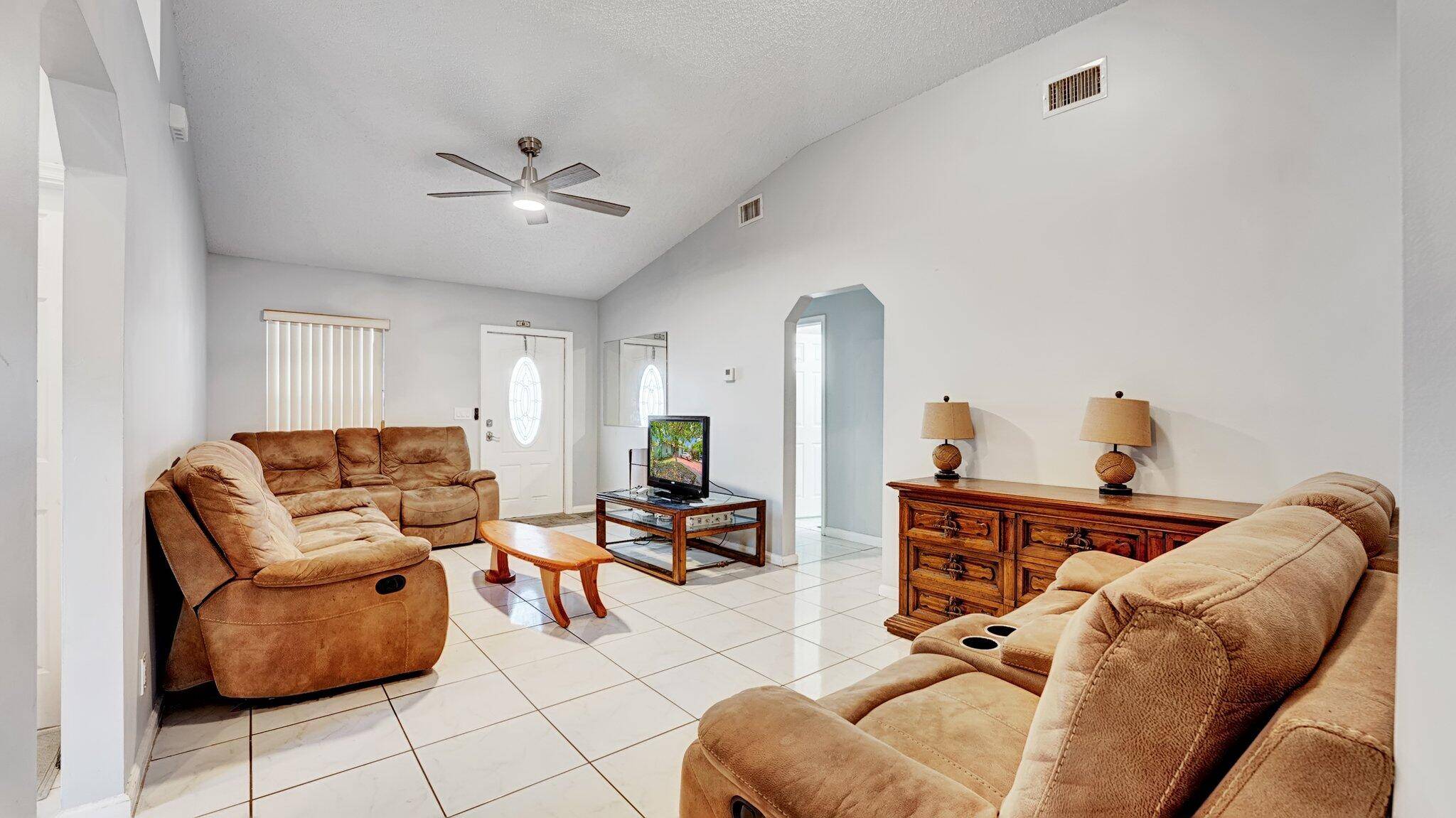 Delray Beach, FL 33444,339 NW 5th AVE