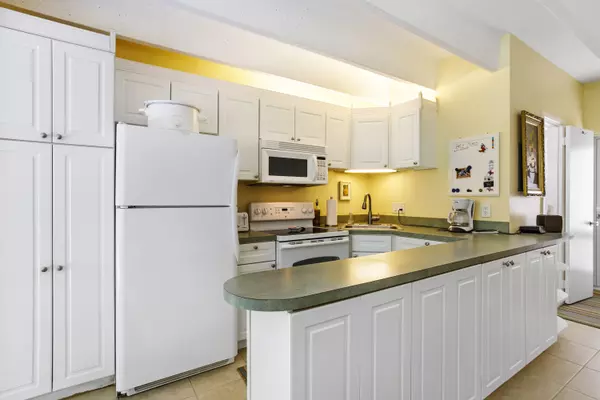 South Palm Beach, FL 33480,4001 S Ocean BLVD 118