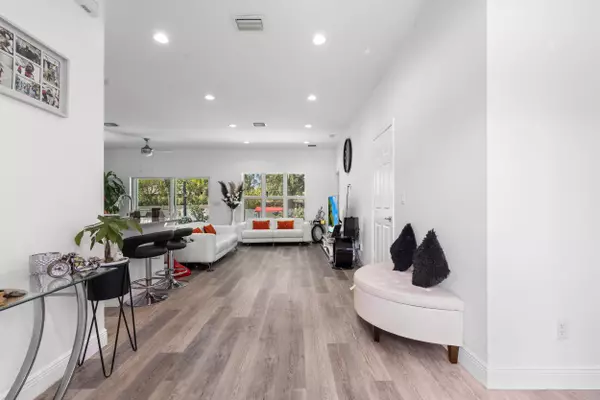 Delray Beach, FL 33484,5397 Cleveland RD