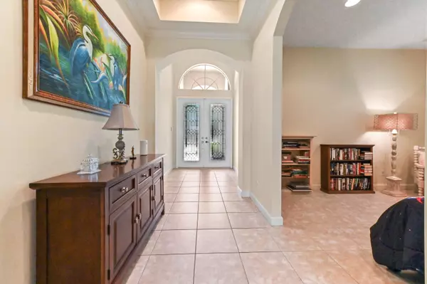 Port Saint Lucie, FL 34986,9220 Short Chip CIR